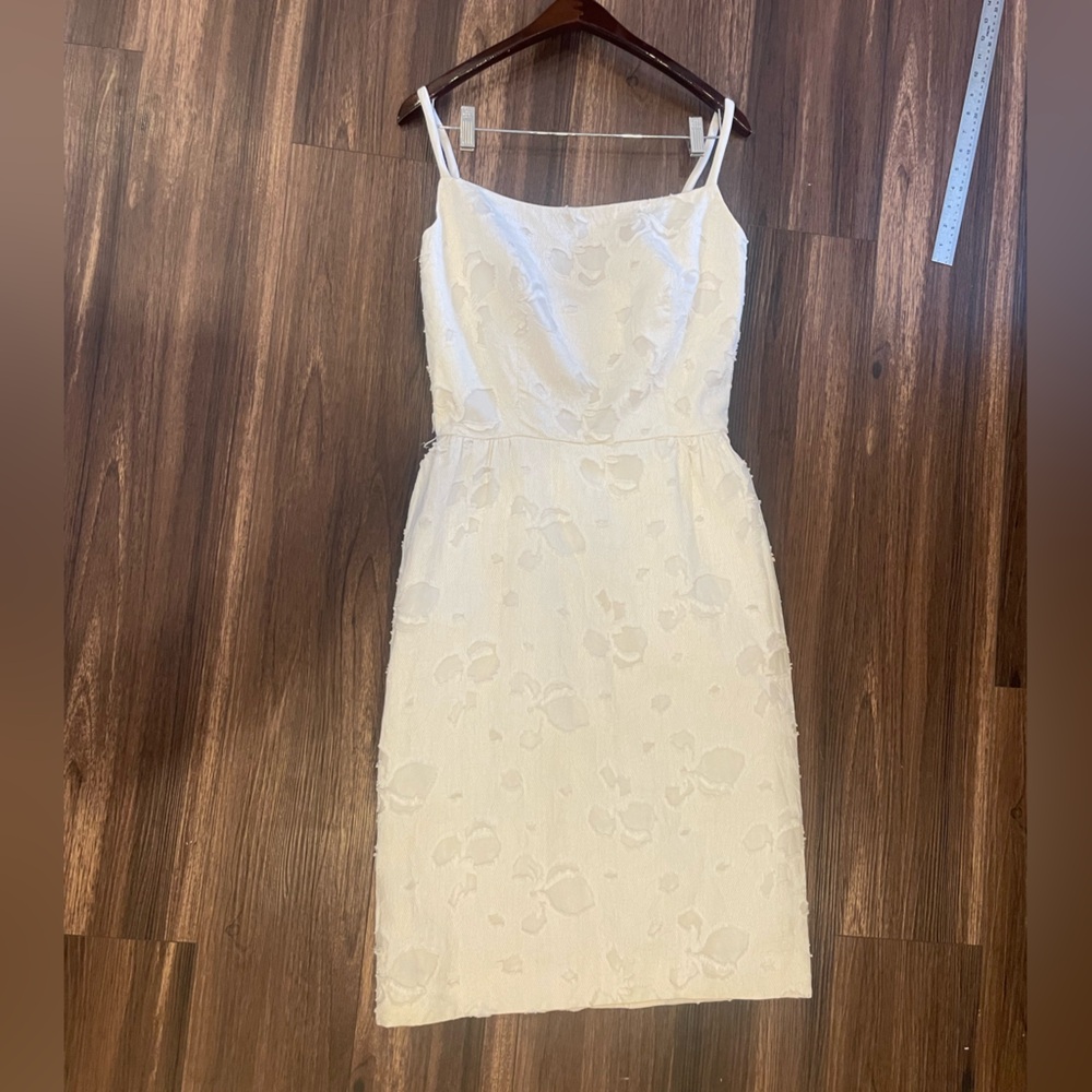 Vintage union made 70s Elegant White Floral textured  Dress